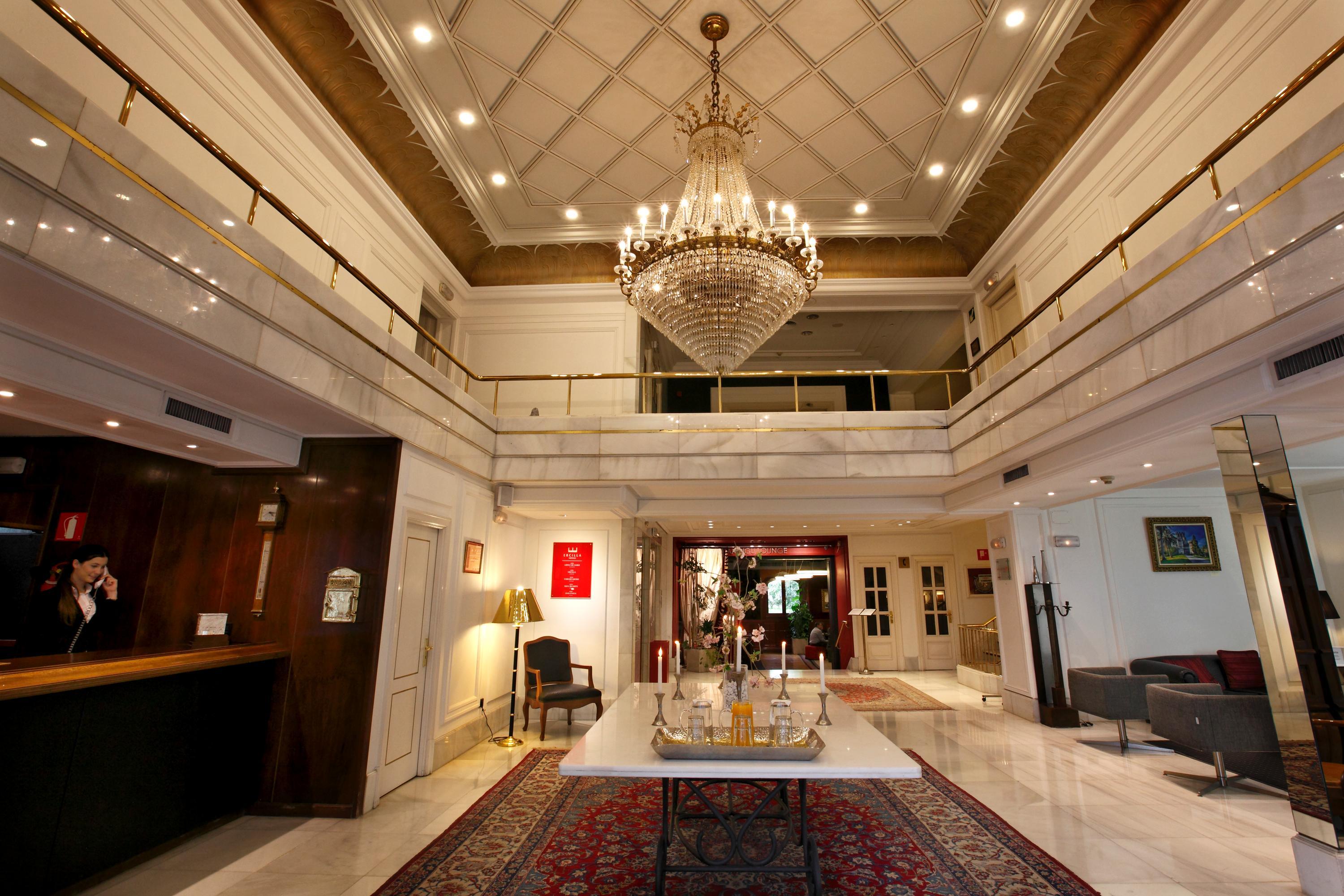 Hotel Lopez De Haro Μπιλμπάο Εξωτερικό φωτογραφία The lobby of the hotel