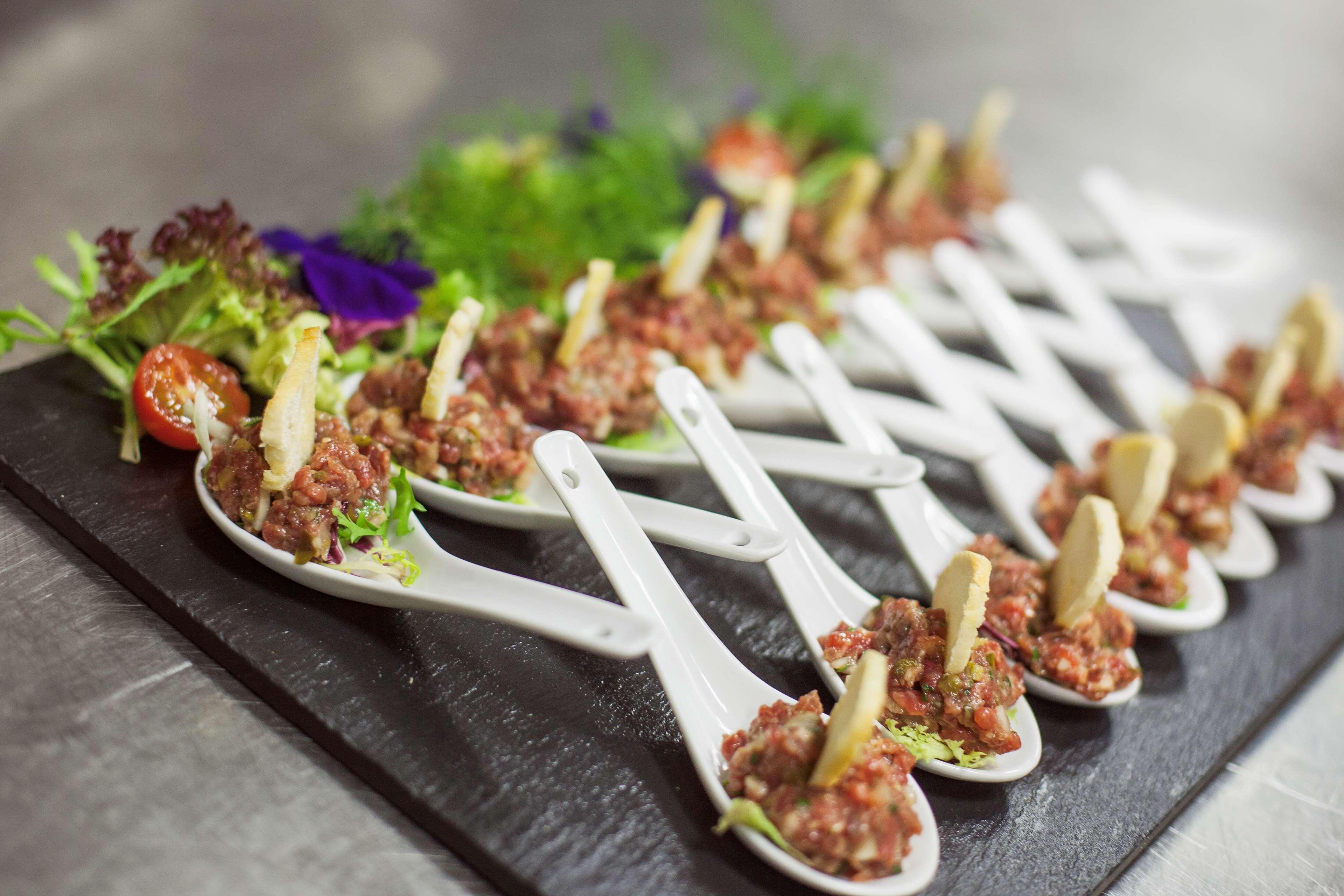 Hotel Lopez De Haro Μπιλμπάο Εξωτερικό φωτογραφία A serving of beef tartar