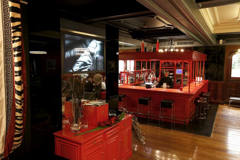 Hotel Lopez De Haro Μπιλμπάο Εξωτερικό φωτογραφία The bar at the Hong Kong branch of the Mandarin Oriental