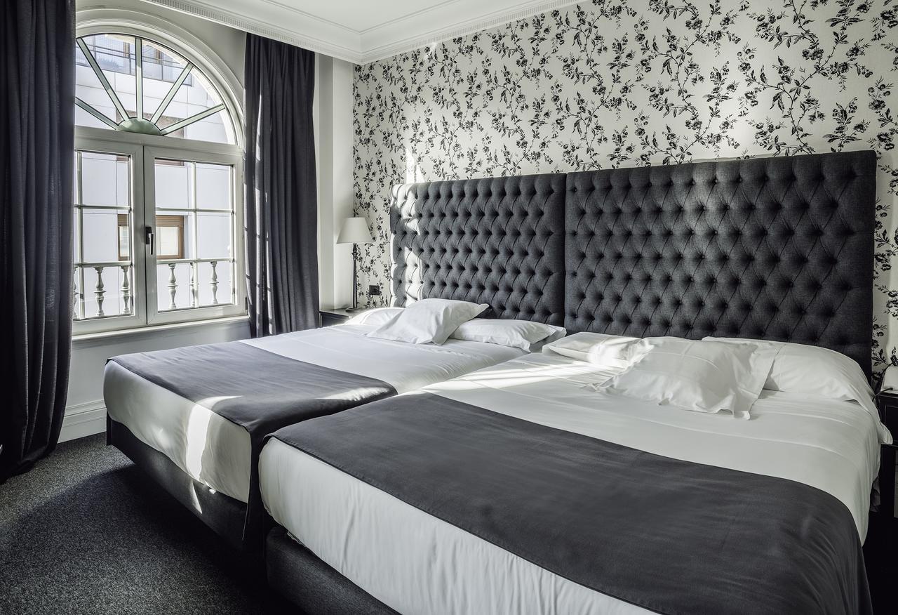 Hotel Lopez De Haro Μπιλμπάο Εξωτερικό φωτογραφία A room at the Hotel Indigo Barcelona